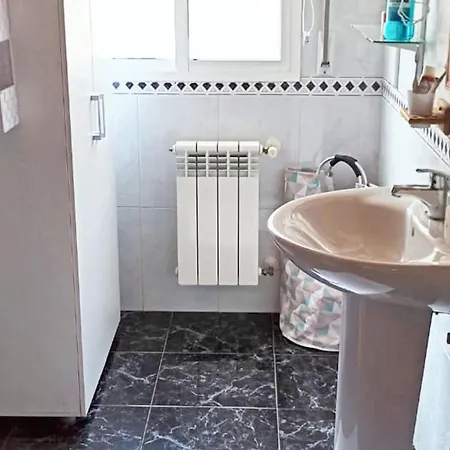 Semesterbostad Charming House In O Rosal With Garden And
